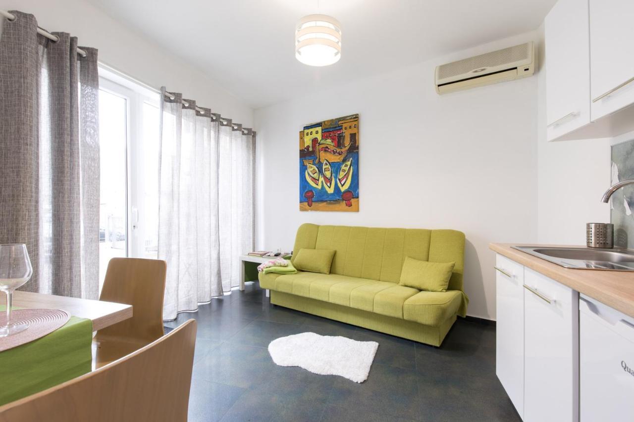 Apartment Lauro Opatija, ground floor, parking, near sea Bagian luar foto